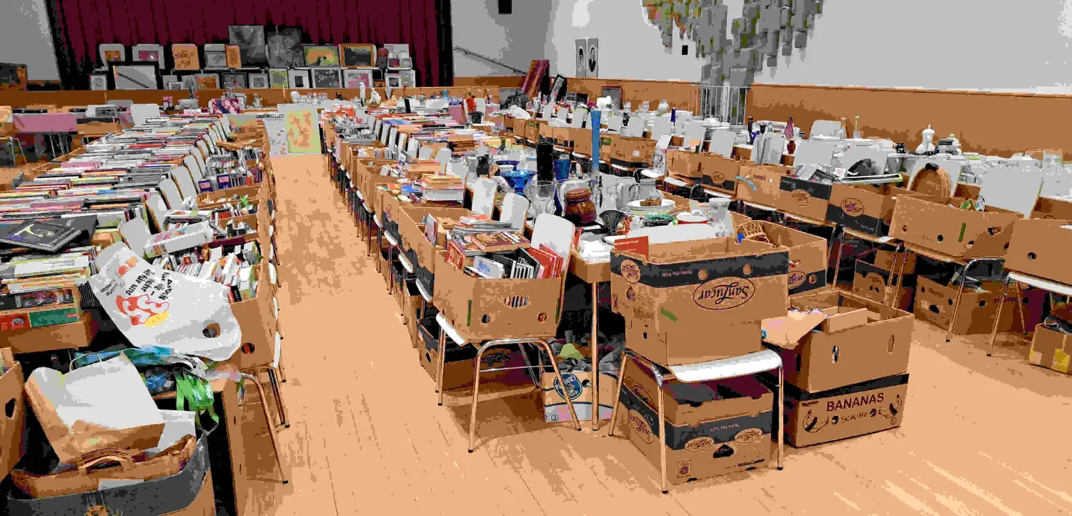 Tierschutz Franziskus - Flohmarkt Bücher und Dekorationsartikel